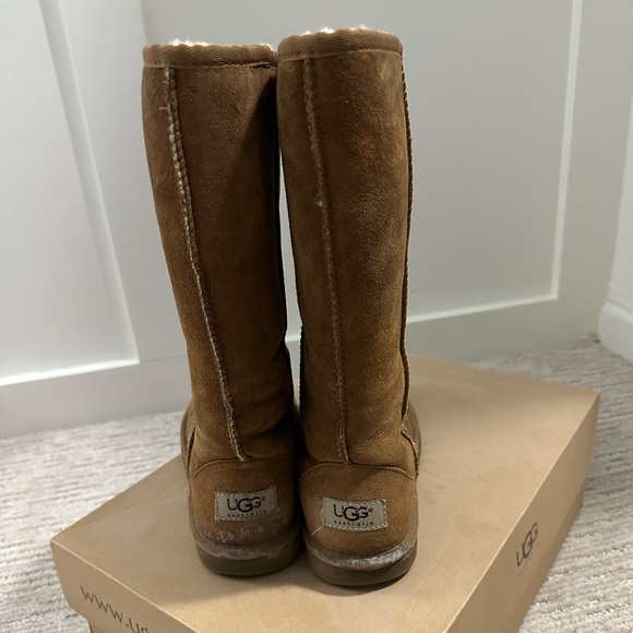 Kids classic tall Ugg boots - Picture 2 of 5